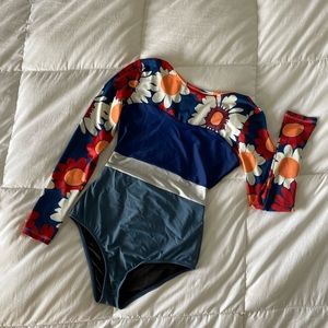 Seea long sleeve one piece surf suit sz L